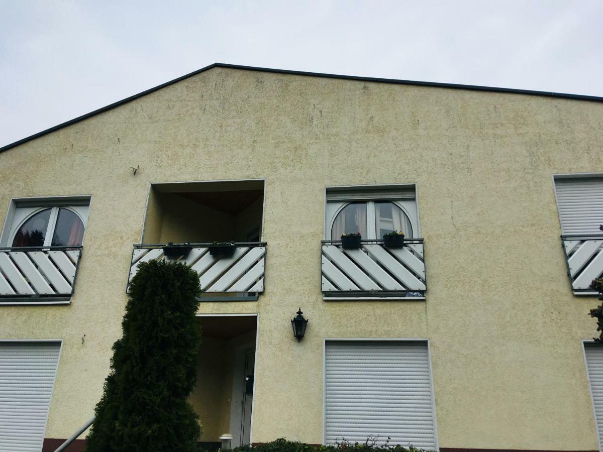 Ferienwohnung Am Nuerburgring/Wintersport Arft Acht Buitenkant foto